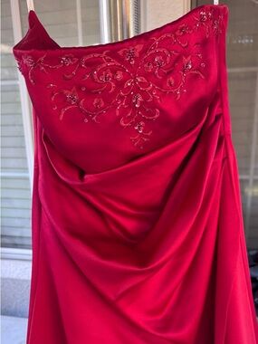 David's Bridal F11165 red strapless satin bridesmaid gown dress size 12